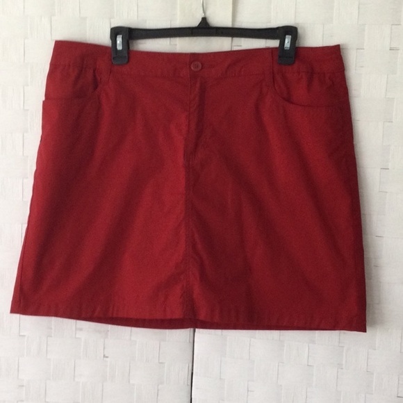 Woman’s Short by St Johns’s Bay size 16 color red zipper front with pockets #636 - Picture 1 of 10